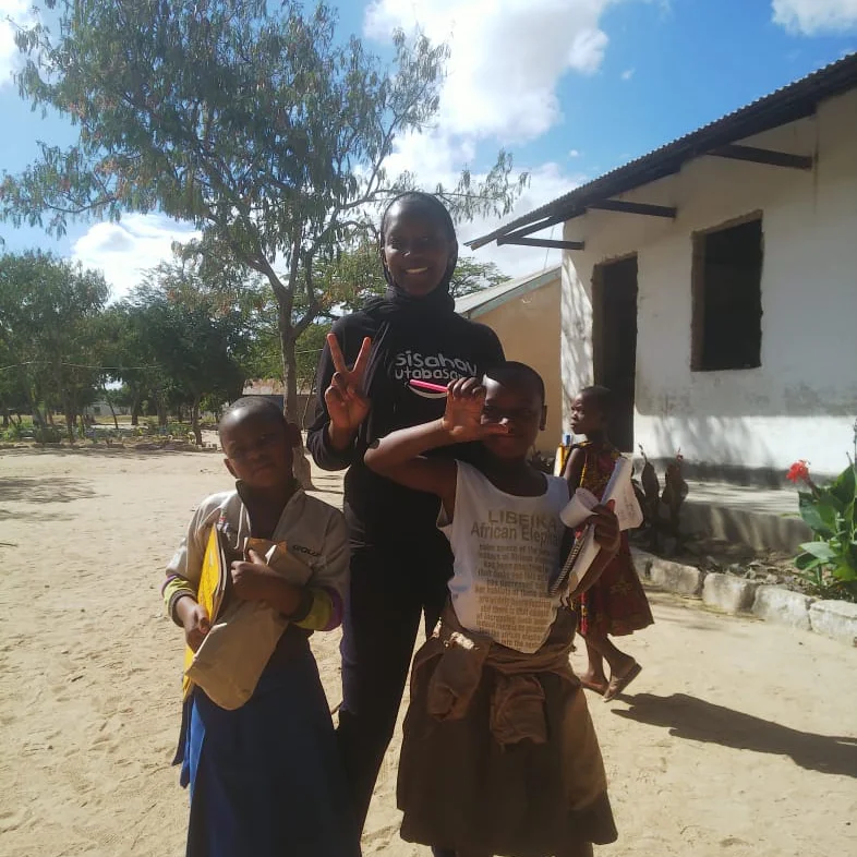 Ziara ya Shule ya Msingi: Hamasa na Upandaji Miti